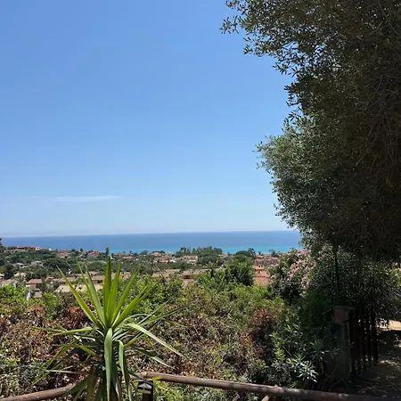 Vacation With Veranda A Sea View Tatil Evi
